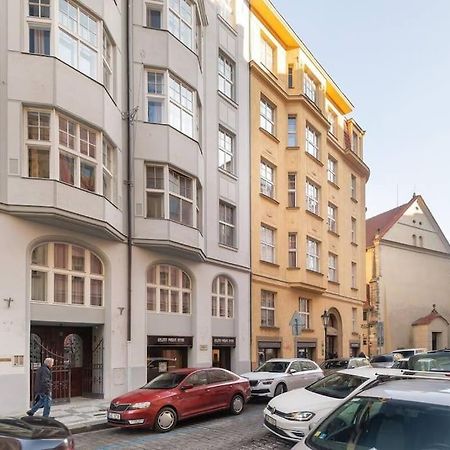 Luxury Apartment On Old Town Square Прага Екстер'єр фото