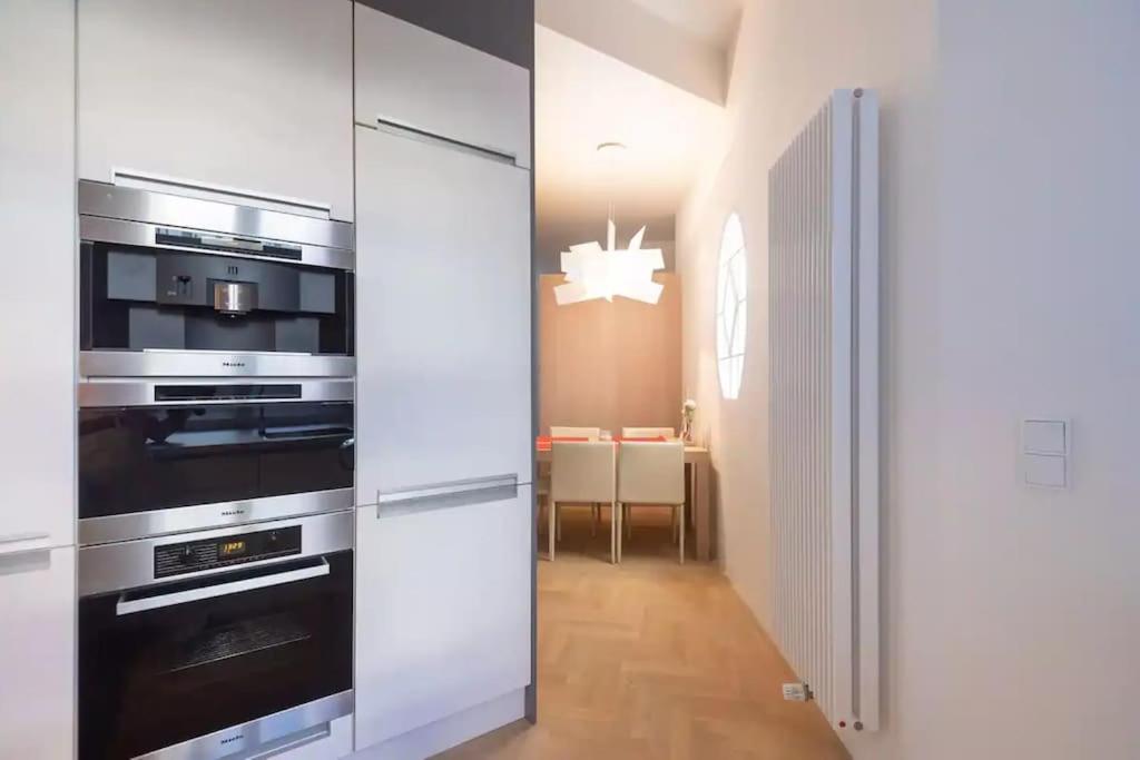 Luxury Apartment On Old Town Square Прага Екстер'єр фото